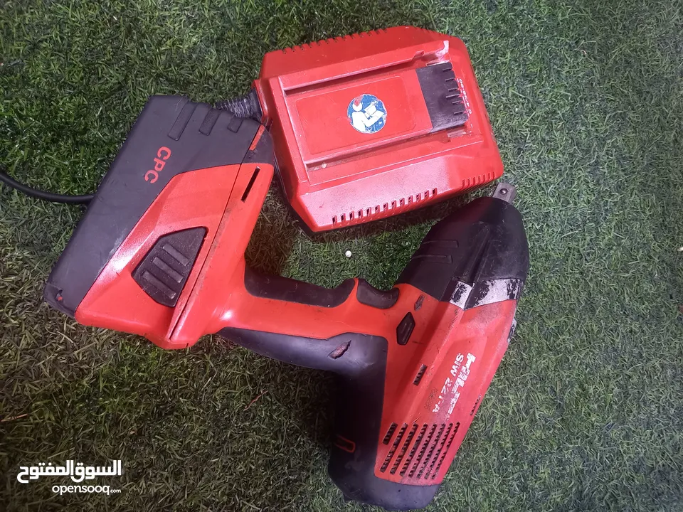 عدة يدوية أصلية شبه جديد  كهرباء او بطارية