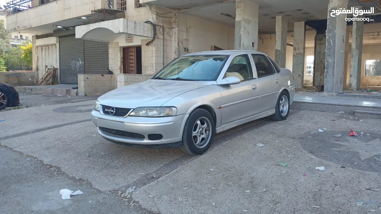 اوبل فيكترا موديل 2000