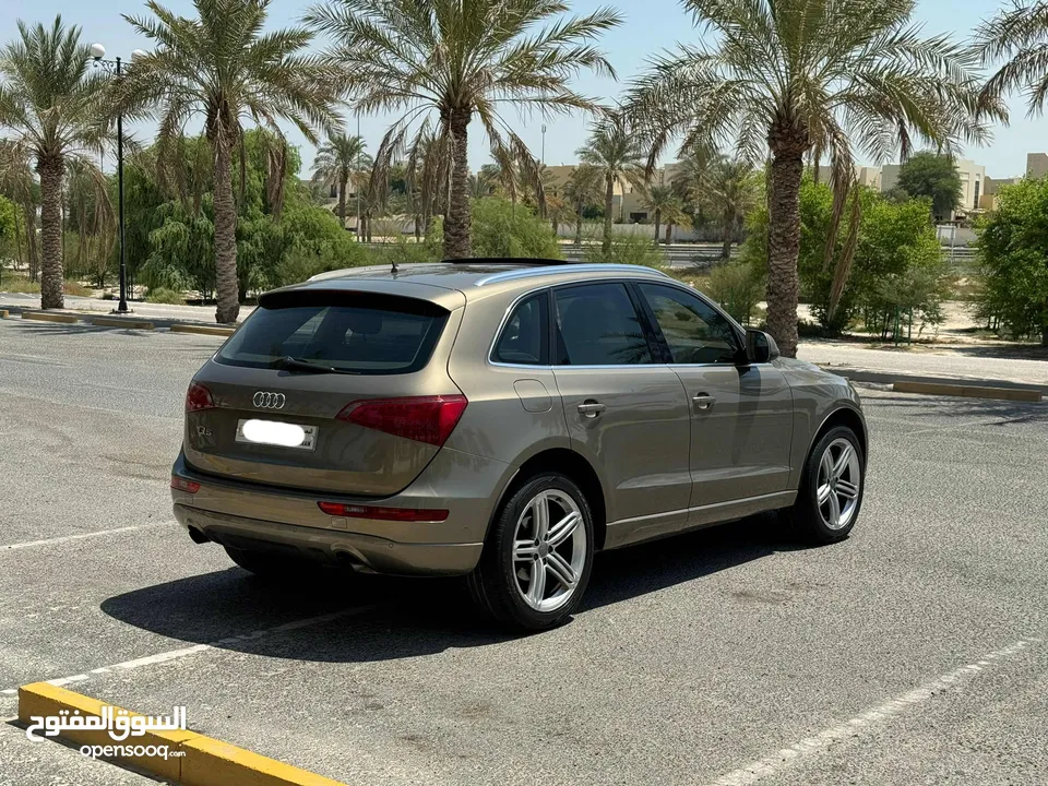 Audi Q5 / 2009 (Beige)