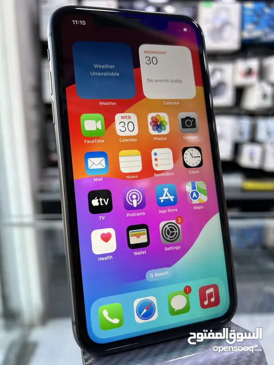 iPhone 11 (64 GB) ايفون 11 مستعمل  بحالة ممتازة / مغير بطارية اصلية بشركة ايفون  نسبة بطارية 100٪؜