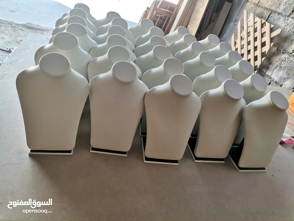 كل ما يلزم محلات الذهب والفضه  والبازارات تفصيل تواصي حسب الطلب  باسعار جدا منافسه
