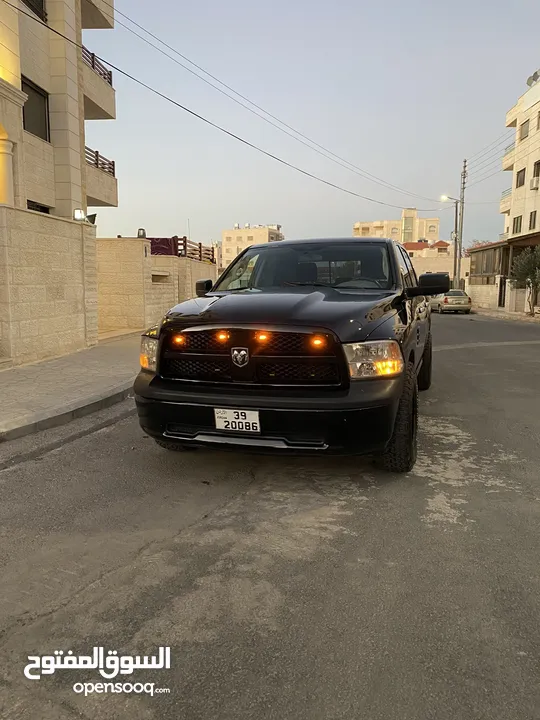 Dodge Ram SLT black edition