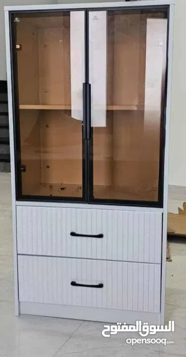 خزانة العرض الفاخرة – ترتيب + فخامة + أناقة بقطعة وحدة