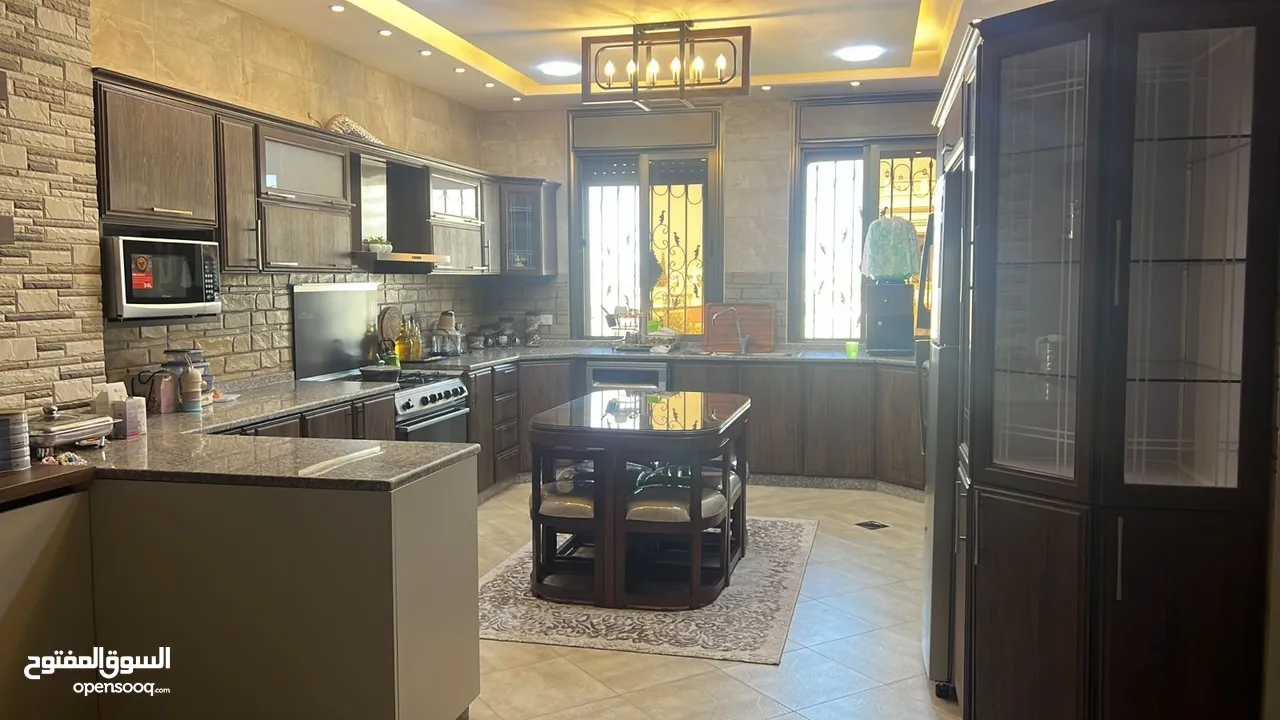 مطبخ ملوكي فخم للبيع