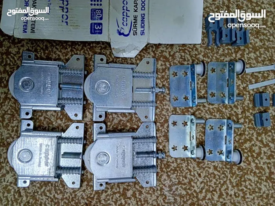 ماكينة ابواب خزائن متحركة+ عظمات ارفف