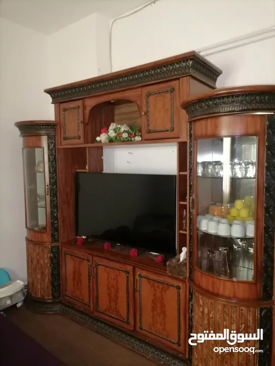 طقم كنب وبوفيه للبيع مستعجل  اربد