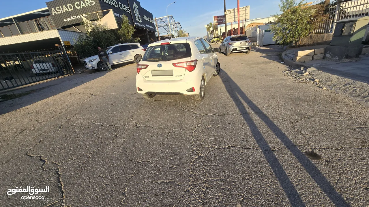 تويوتا يارس هايبرد  Toyota yaris hybrid
