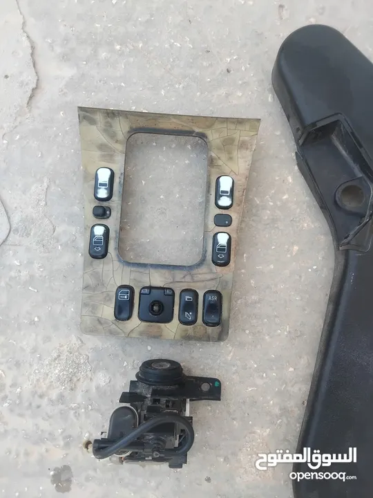 غرفة مارسيدس97 كراسي وبطانات ابواب