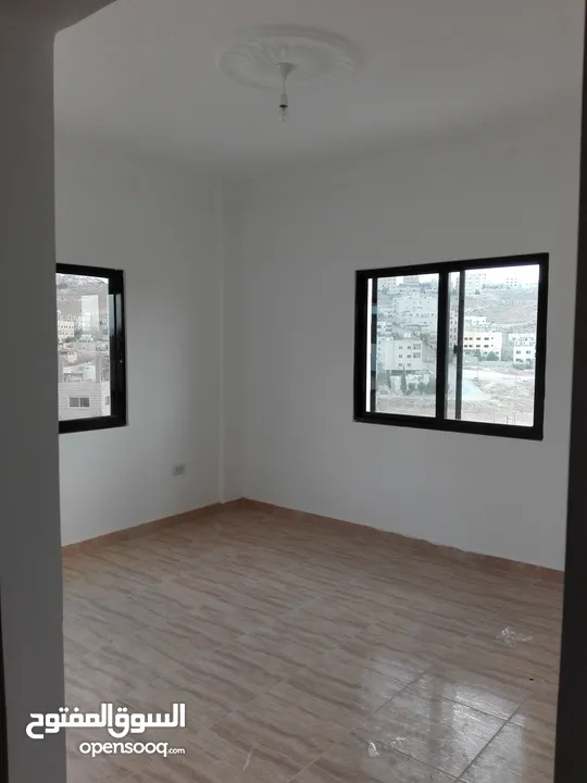 للبيع عمارة سكنية مكونة من عدة طوابق في منطقة ماركا الجنوبية