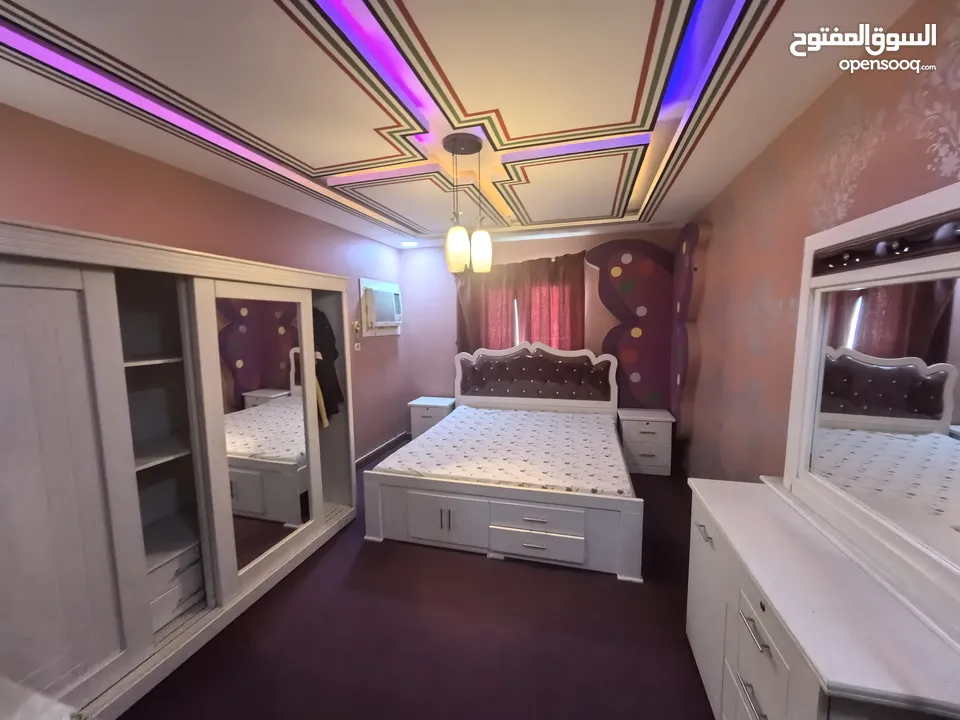 للبيع شقة سكنية سكنية اطلالة بحرية في الطابق الرابع منطقه ام الحصم