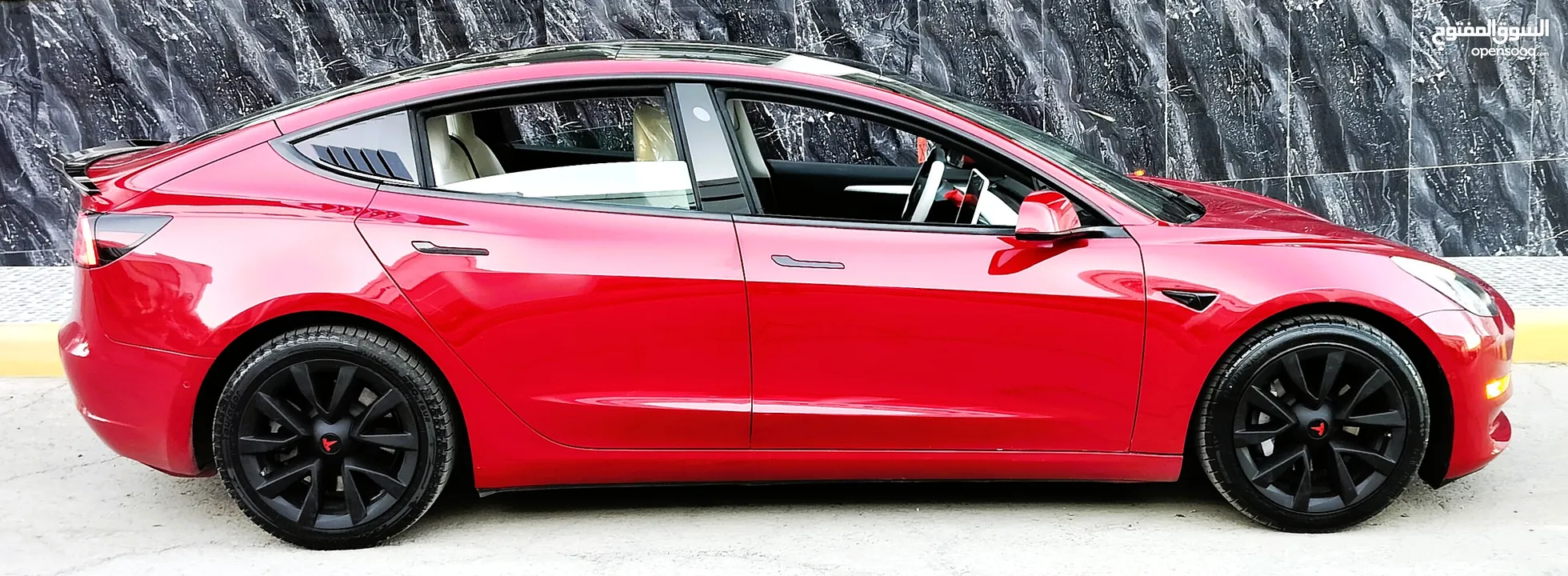 تيسلا 2022 model 3 فحص كامل 4 جــيـــد بدون ملاحظات غرفة جلد ابيض لون مميز بحالة الوكالة بسعر لقطة
