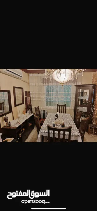طقم كنب مع غرفة سفرة وغرفة نوم للبيع