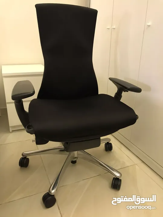 كرسي مكتب Herman Miller Embody