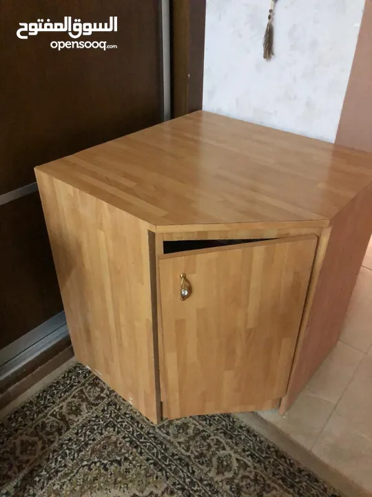 غرفة نوم ماستر كامله باستثناء الخزانه