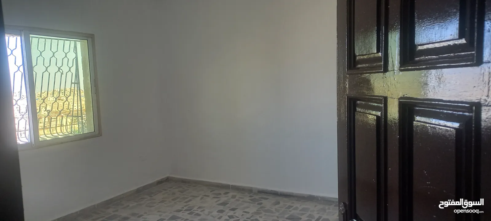 شقه من المالك مباشرة /  صالحيه العابد قرب جسر الصالحيه والحزام بسعر مغري قريبه من الخدمات