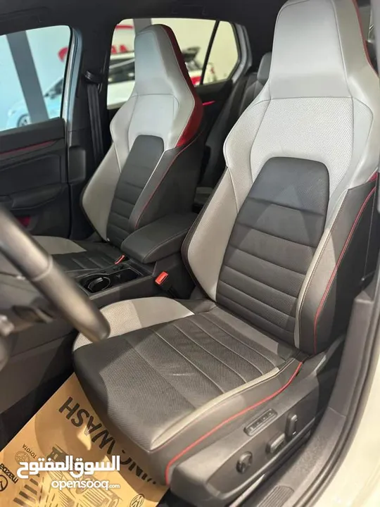V.W GOLF GTI MK "8"