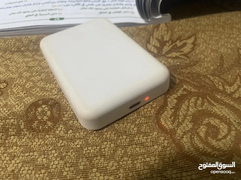 Iphone 12miniحاله ممتازه. ( مع باور بانك مغناطيسي واير بوت و3 كفرات للهاتف)