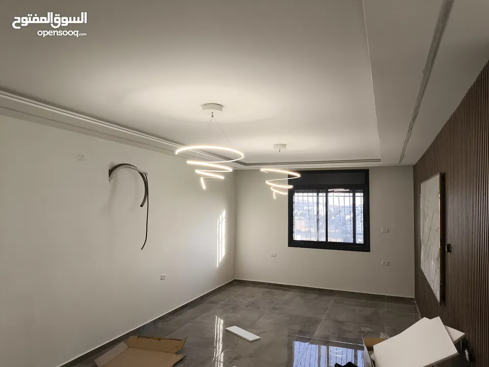 اسامه  لكافة اعمال الكهرباء رخصة 3 فاز  صيانة جميع اعمال الكهرباء