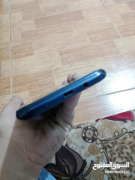 انفينكس هوت 9 مساحة 64 جيجا 4 رام في كسر خفيف بس مش ماثر على الشاشه البصمه فاصله 25دينار