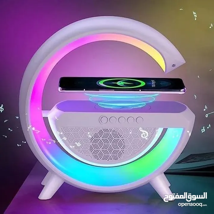 سماعة LED لاسلكية مع شاحن مدمج   استمتع بجودة صوت رائعة وإضاءة LED ملونة تضفي لمسة عصرية