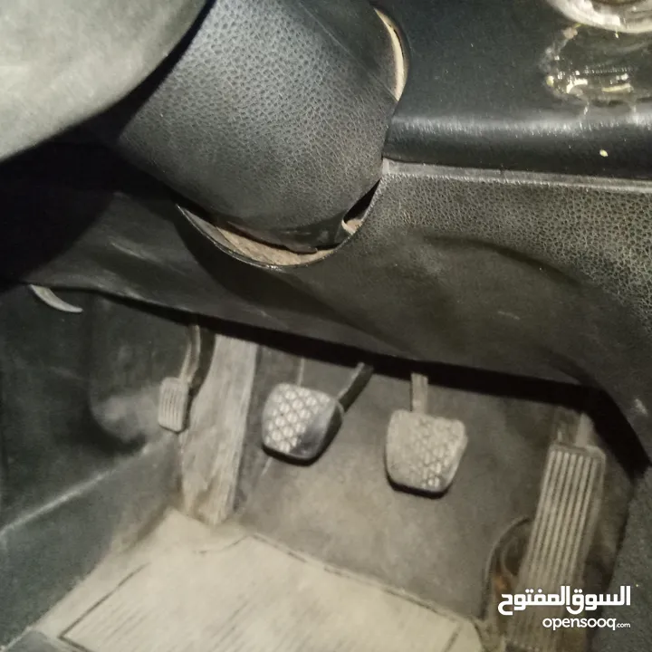 مرسيدس e200 لف (التواصل على الرقم الموجود داخل الاعلان فقط )