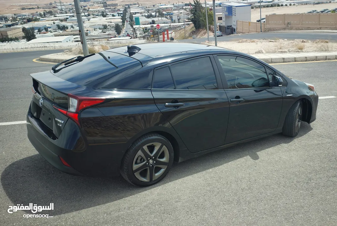 تويوتا بريوس 2022 XLE فحص كامل فل ما عدا الفتحة صنف بيرسونا TOYOTA PRIUS 2022 XLE FULLY LODED