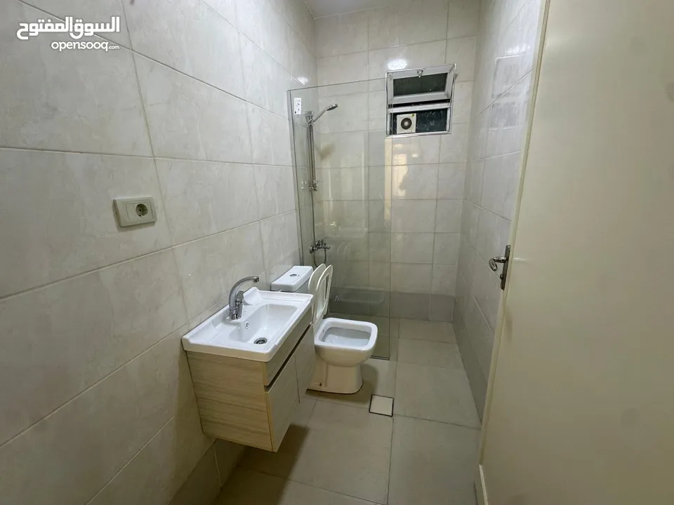 فيلا شبه مفروشه للأيجار في طريق المطار ( Property 38952 ) سنوي فقط