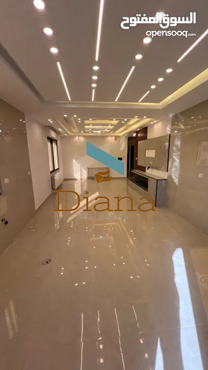 شقة فاخرة للإيجار – لم تُسكن من قبل  طريق المطار - البنيات - 4 نوم - 2 ماستر