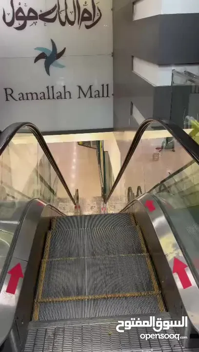 محل للبيع بالخلو  مساحة المحل 60 م + 60 م طابق تاني المحل عبارة عن بابين ديكور فخم جداً