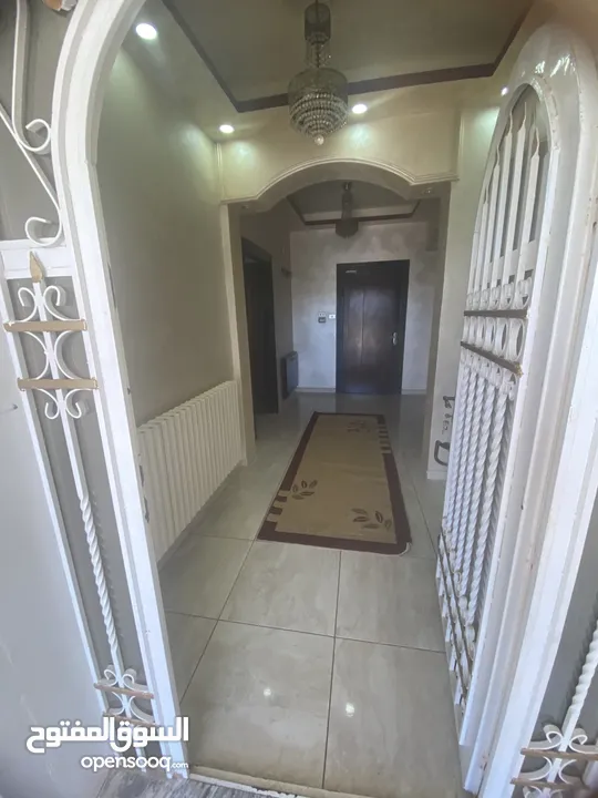 بيت فاخر مستقل للتأجير