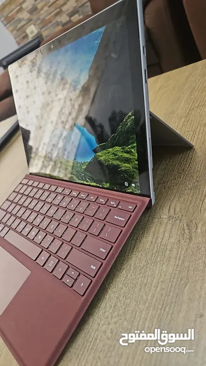 اخف جهاز لابتوب في العالم  Microsoft Surface Pro بسعر خرافي