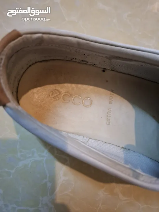 شوز ecco ابيض مقاس 41 للبيع