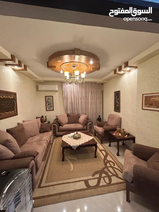 شقة للبيع من المالك مباشرة قرب مجمع عمان مساحة 127متر السعر 45000الف قابل للتفاوض