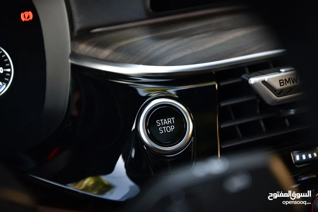 بي ام دبليو الفئة الخامسة بلج ان هايبرد 2019 BMW 530e Plug In Hybrid