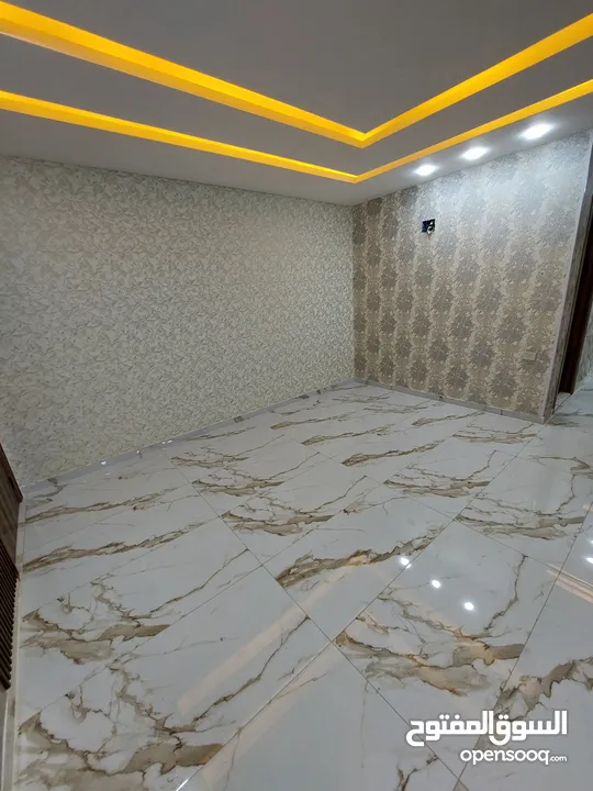 .. شقة فارغه فاخره للإيجار ..