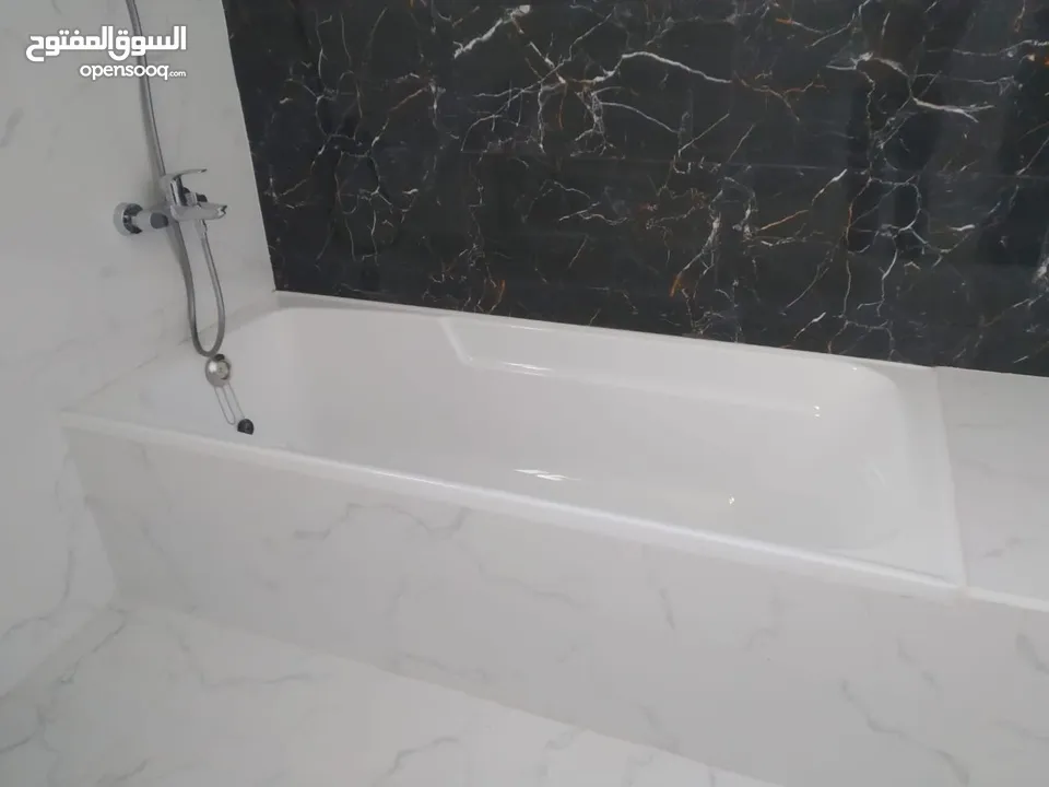 all painting and plumbing tile making in Al ain رسام محترف