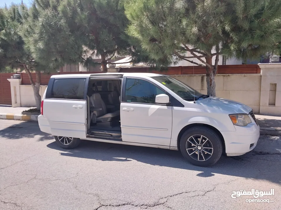 chrysler town 2008 فحص كامل تب نظافة  7مقاعد VIP