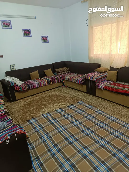 عمارة 4 طوابق و تسوية / بسعر شقة واحد