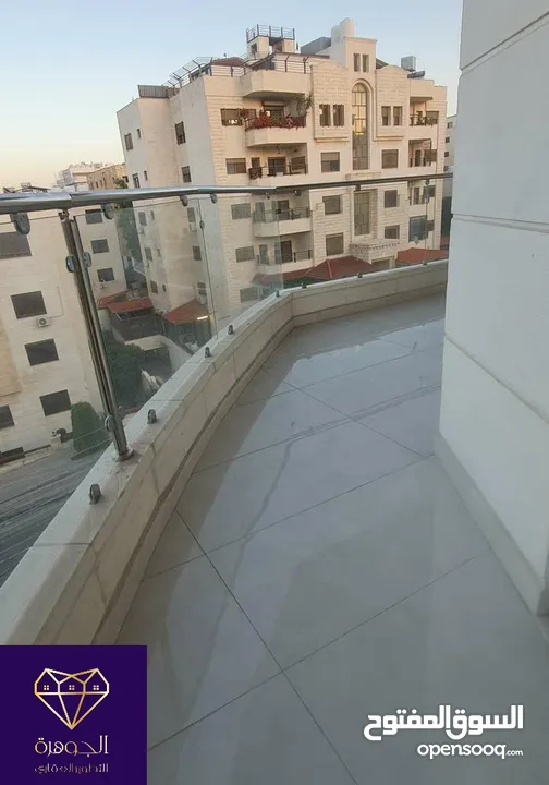 طابق اخير مع روف دوبلكس فاخر لم يسكن لقطه وبسعر مغري جدا عرض خاص أرقى مناطق خلدا وام السماق