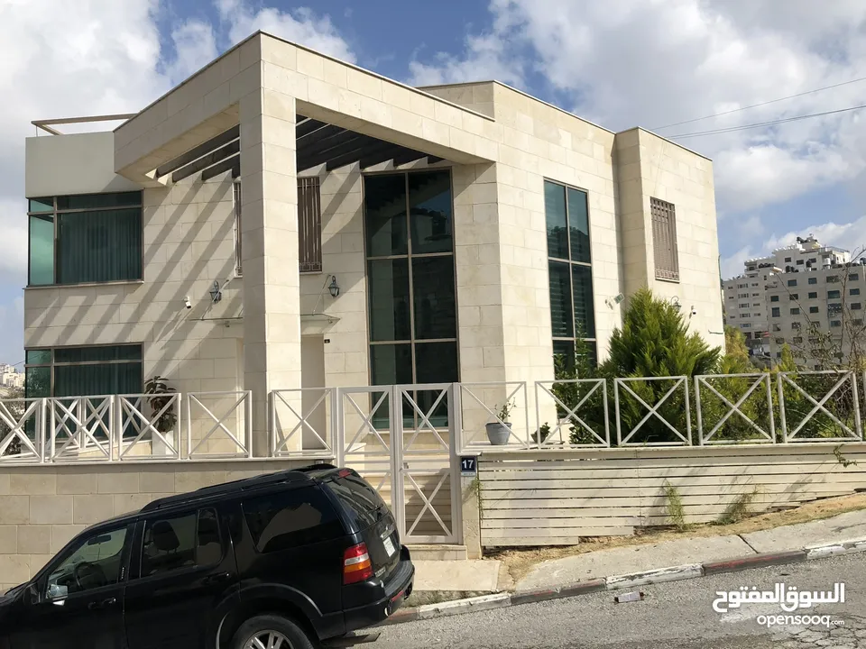فيلا تجارية