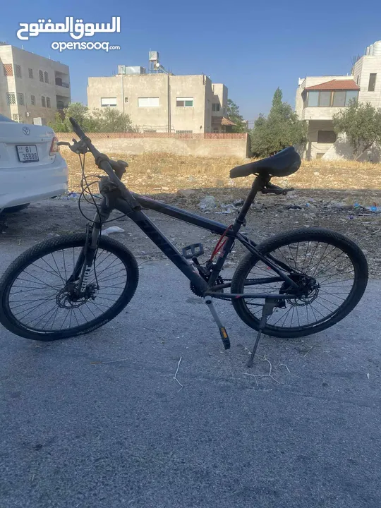 بسكليت رياضي للبيع بقيمت 60دينار الموقع اربد الحي الشرقي