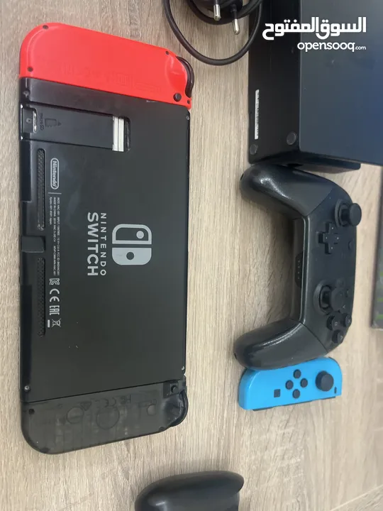 NINTENDO SWITCH 2019 USED  LITTLE SCRATCHES R1 NOT WORKING (FIXABLE) EXTRA CONTROLLER AND JOYSTICK