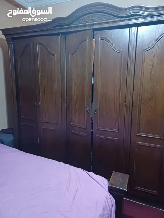 غرفة النوم بدون فرشه