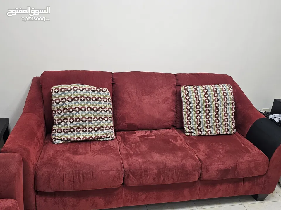 كنب اشلي للبيع  Ashley couchs for sale