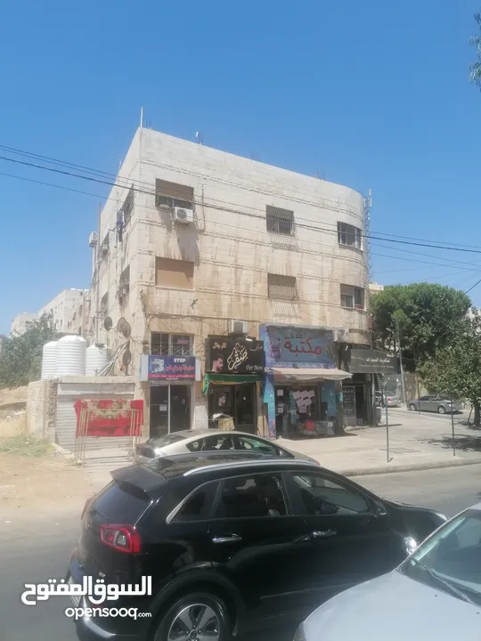 مجمع تجاري للبيع