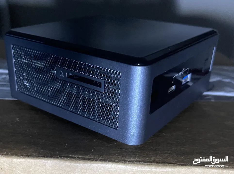 Intel NUC10I7FNH 6Core i7-10710U, 32GB ram mini desktop PC(like new) only whatsup