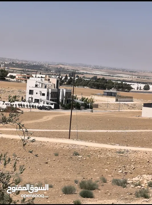منزل شبه فيلا مساحته 150م طابق واحد مستقل حديث البناء قرب فلل الاندلسية طريق مادبا للايجارمن المالك