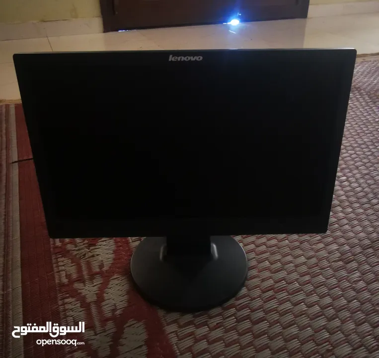 شاشة كمبيوتر lenovo