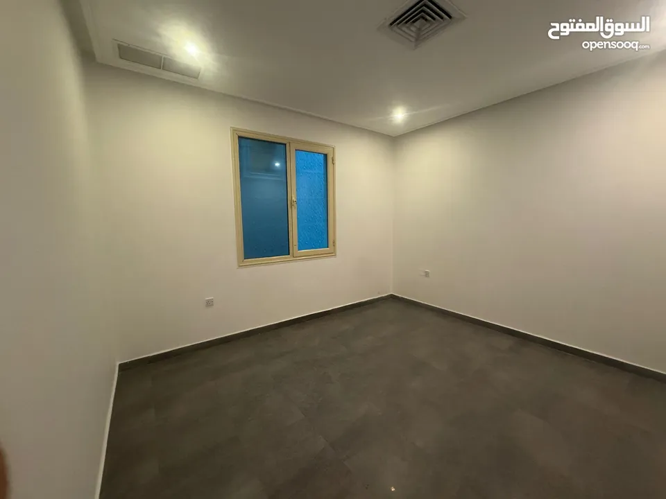 للايجار شقة راقيه مع 2 موقف سيارة بالسلام For Rent in Al-Salam Area