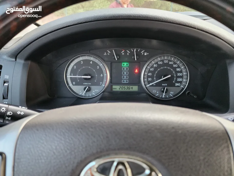 Toyota land cruiser v6  2011 gcc